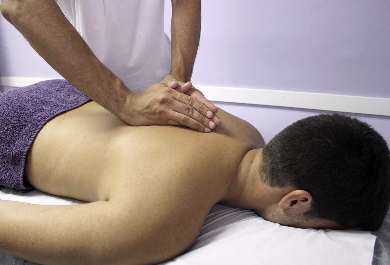 Therapeutische Massage bei Verspannungen und Schmerzen